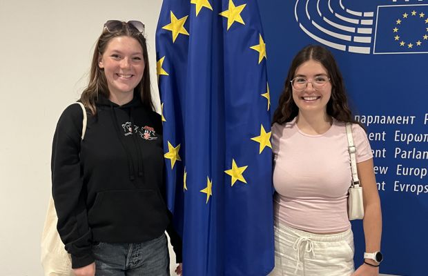 Pommes und Plenarsaal