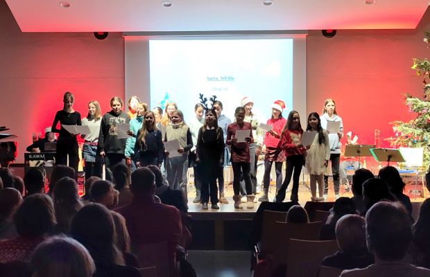 EMG-Musiker verzaubern die Aula