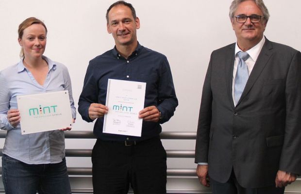 EMG als „MINT-freundliche Schule“ geehrt