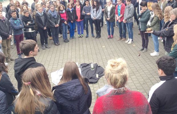 EMG gedenkt der Opfer von Paris