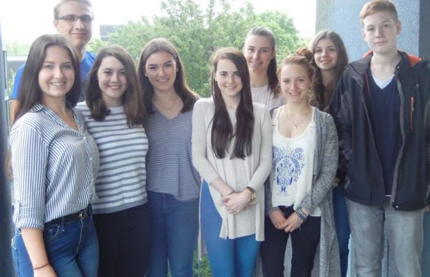 EMG sahnt bei Cambridge-Prüfungen ab