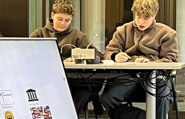 Zehntklässler besuchen Bundesministerium