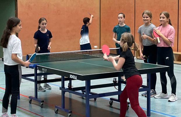 Wirbelnde Schläger an den Platten