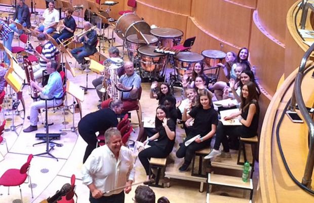 EMG-Schulchor singt in der Philharmonie