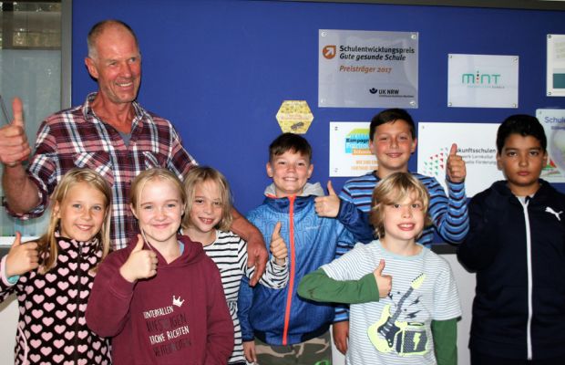 EMG als bienenfreundliche Schule ausgezeichnet