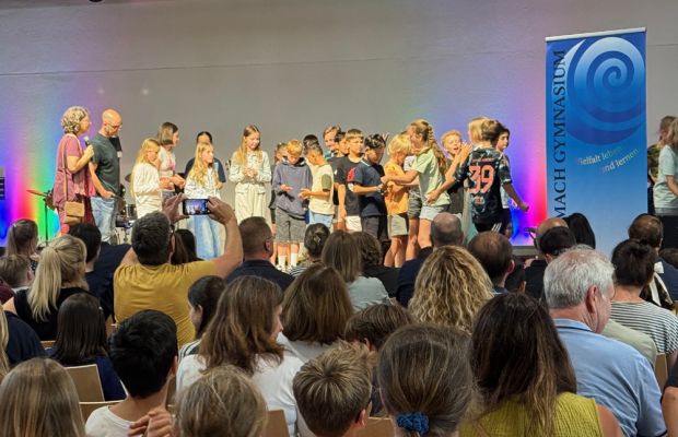 150 Jungen und Mädchen am EMG begrüßt