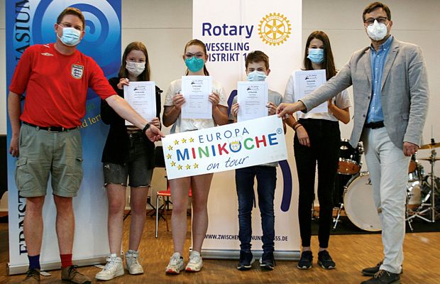 Sieben Miniköche am EMG gekürt