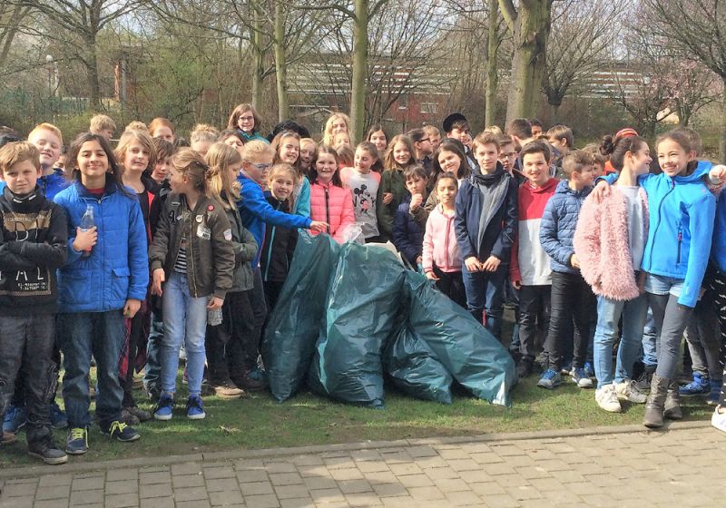 Stolze Müllsammler im Einsatz