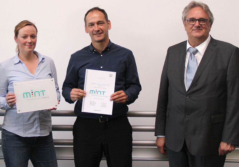 EMG als „MINT-freundliche Schule“ geehrt