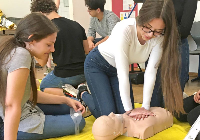 Neuntklässler werden zu Ersthelfern