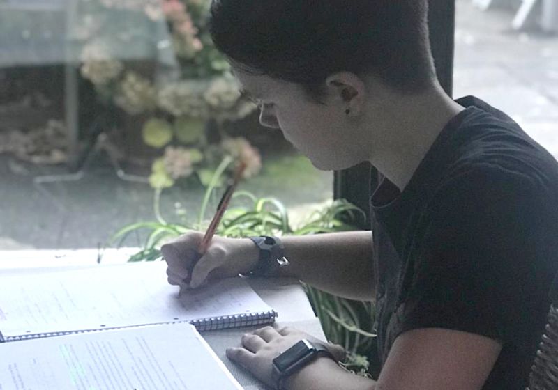 Uni und Schule - Lisa fährt zweigleisig