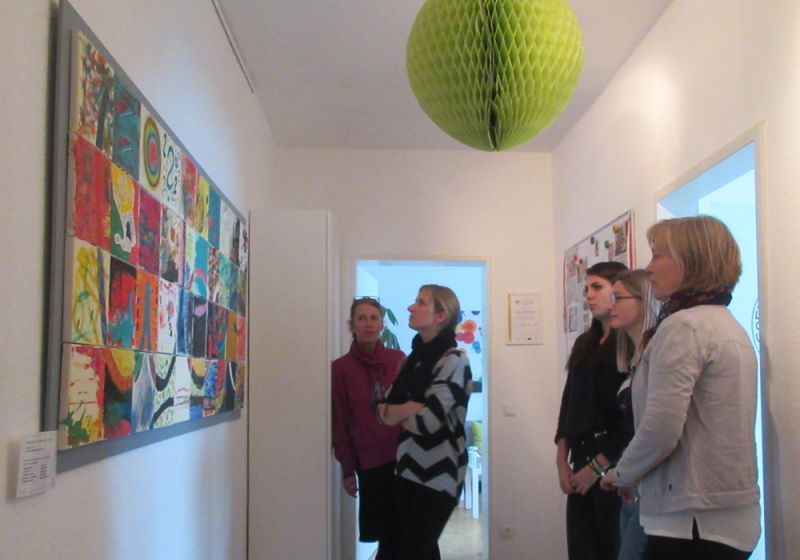 Literaturkurs spendet für Trauerberatung