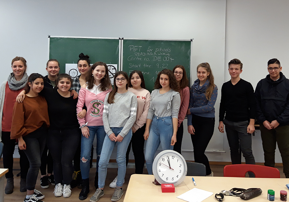 Can you speak English? Yes, certainly. And certified!