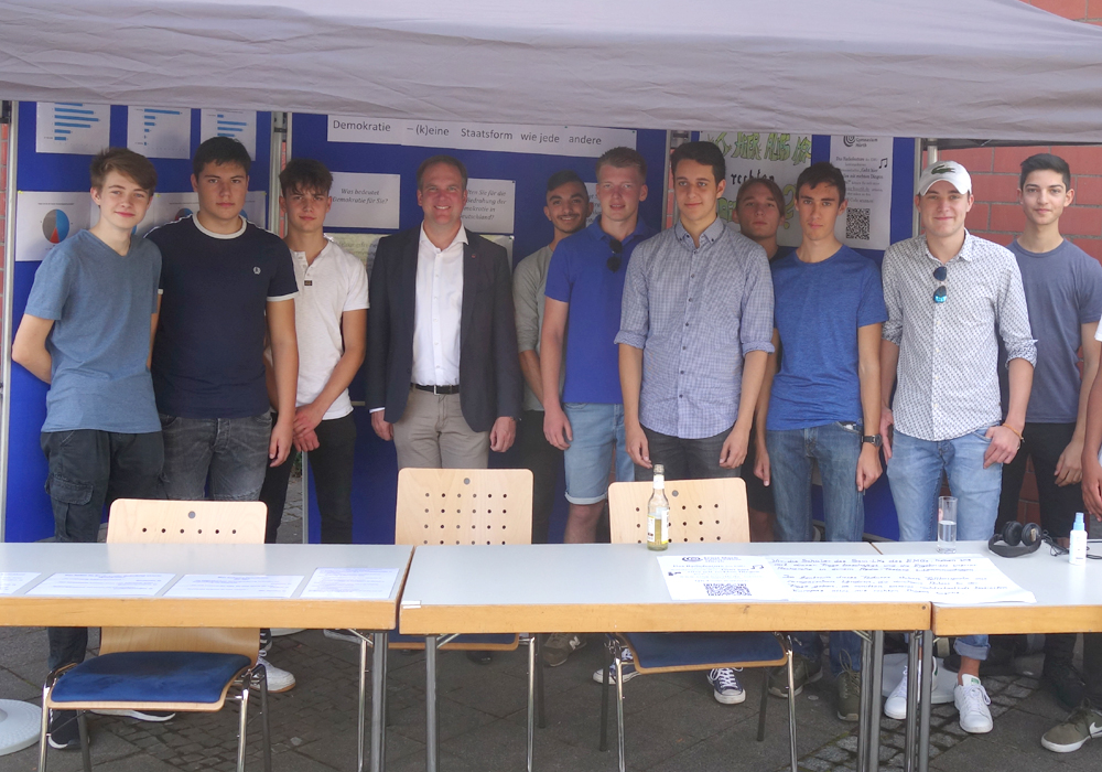 Sowi-LKs begehen Tag der Demokratie