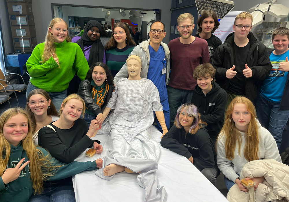 Schulsanis im Skills Lab der Uni Köln