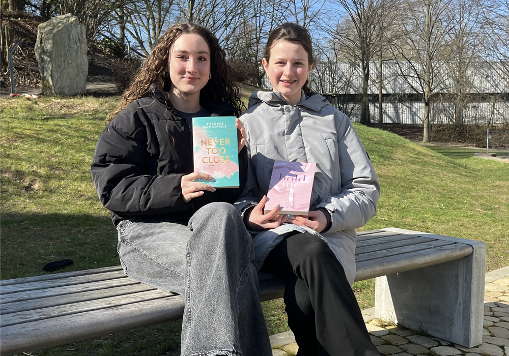Emilia und Marit werden zu Literaturkritikerinnen