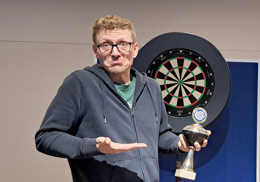 "Chuck" Nobis ist B2B-Darts-Champion