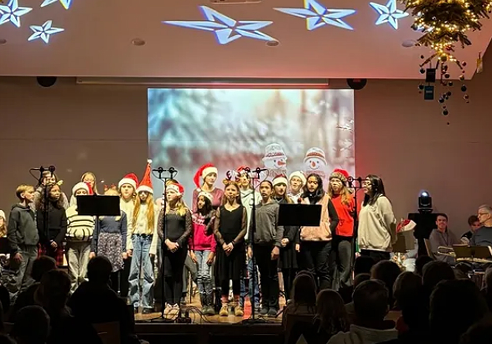 Stimmungsvolles Weihnachtssingen am EMG